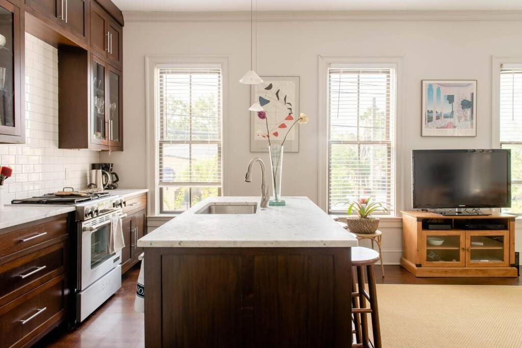 Elegant Sunlit Home With Private Rooftop Oasis Charleston Buitenkant foto